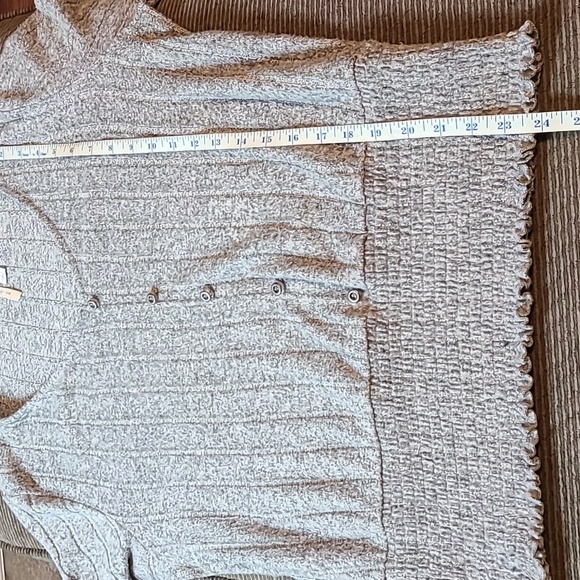 C Fleece Smocked Blouse - Picture 11 of 12